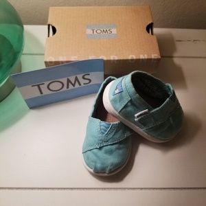 Baby/toddler aqua Toms size T4
